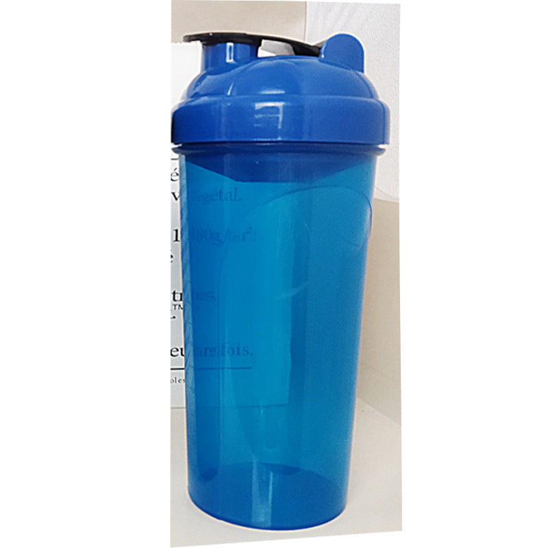 Unisex Shakerflasche im zeitlosen Design mit praktischer Ausgießöffnung Karnz