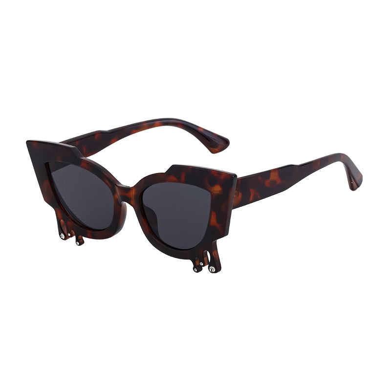 Damen Exklusive Katzenaugen-Sonnenbrille mit kunstvollen Details Karnz