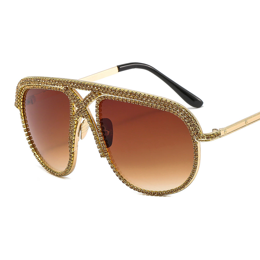 Damen Glamouröse Sonnenbrille mit strassverziertem Rahmen Karnz