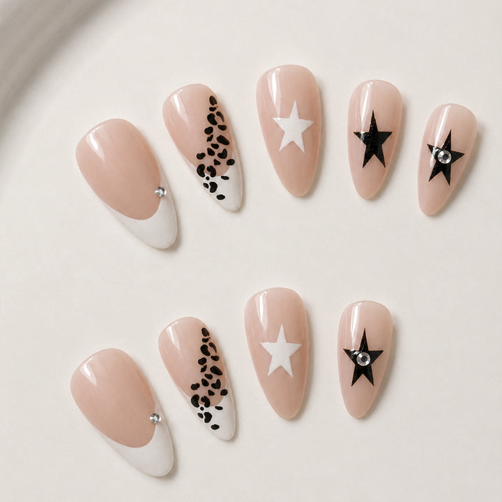 Künstlerisches Stiletto Druck-Ziegel Nageldesign
