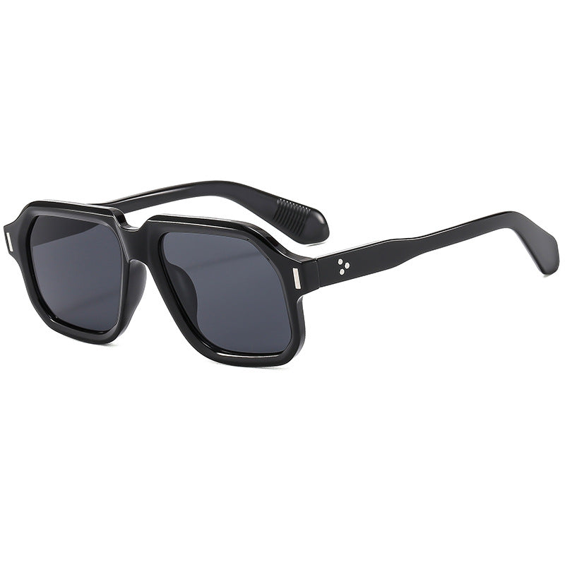 Damen Elegante und stylische Sonnenbrille im modernen Design Karnz