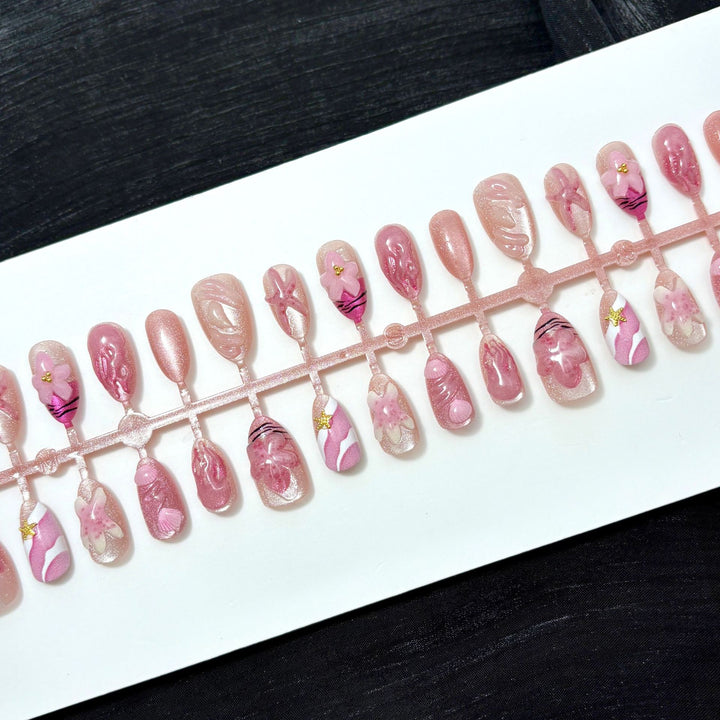 Künstlerisch Blumendekorierte Press-On Nagelset