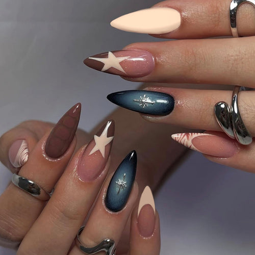 Kunstfingernägel Im Modernen Stiletto-Stil Karnz