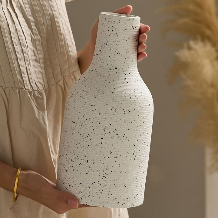 Elegante und Kunstvolle Keramikvase Karnz