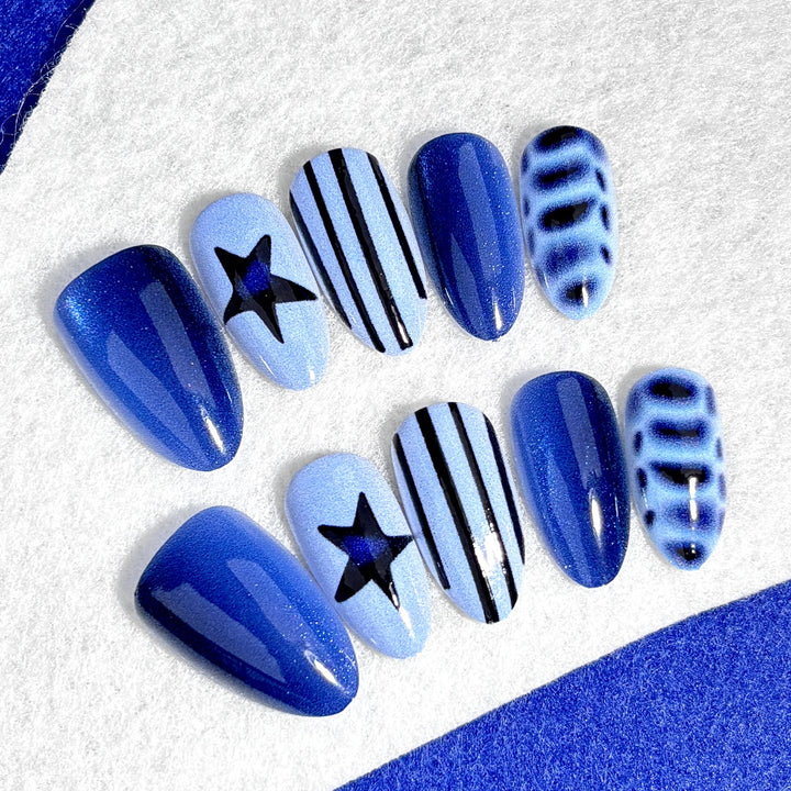 Stilvolles abstraktes Press-On Nagelkunst Set
