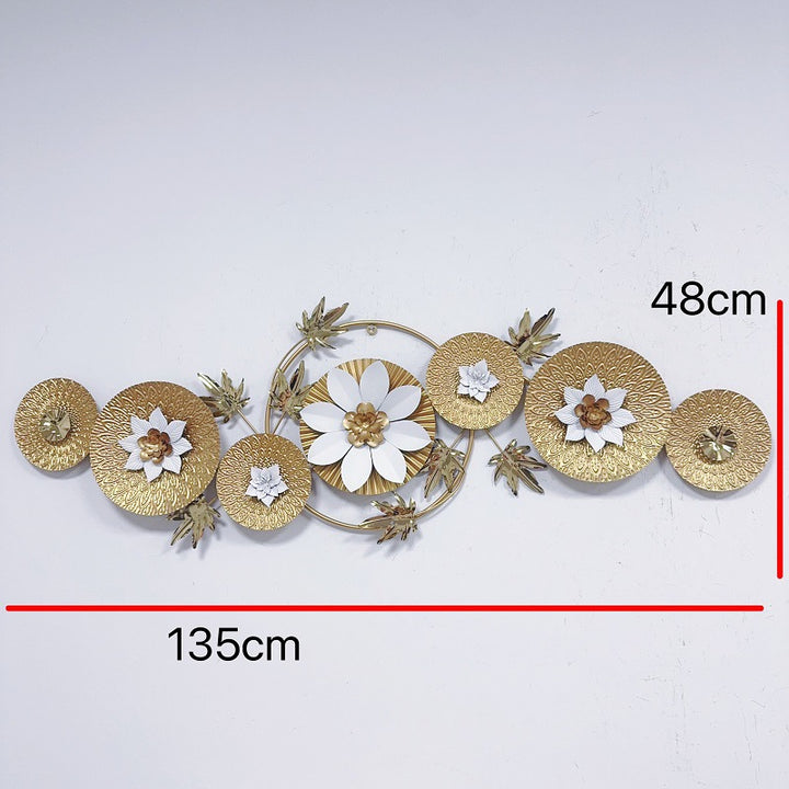 Elegante florale Metall Wand Skulptur Karnz