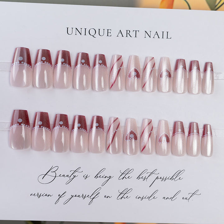 Künstlerisches Press-On-Nagelset mit individuellen Designs
