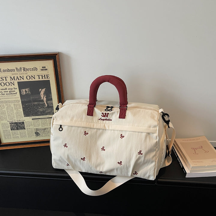 Stylische bestickte Reisetasche