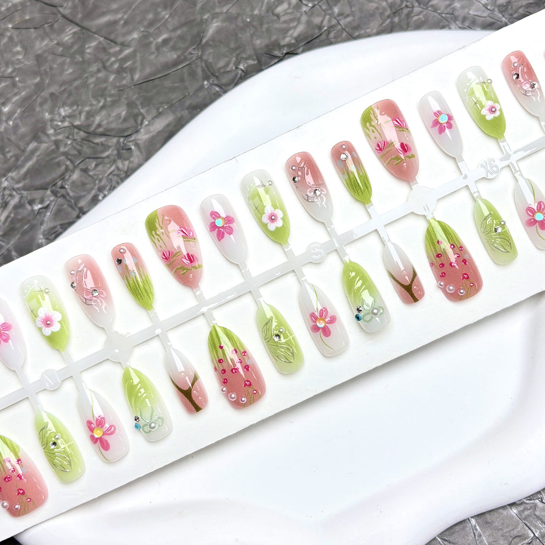 Künstlerisches Floral Press-On Nagelkunst Set 1790745835