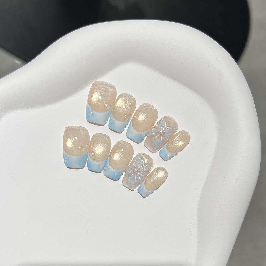 Dekoratives Press-On Nail Art Set mit Floraldesign Karnz