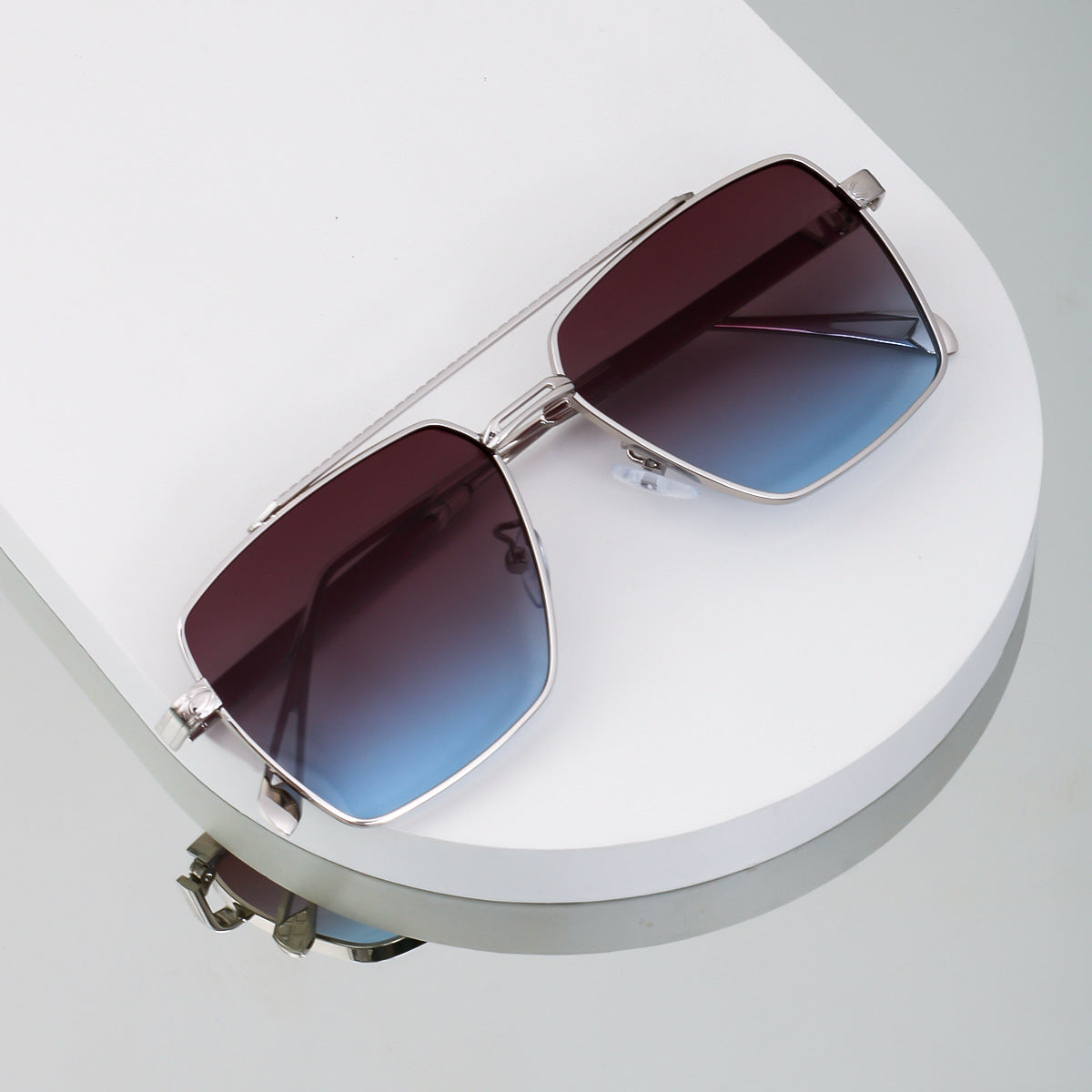 Damen oversized Sonnenbrille mit elegantem Metallrahmen Karnz