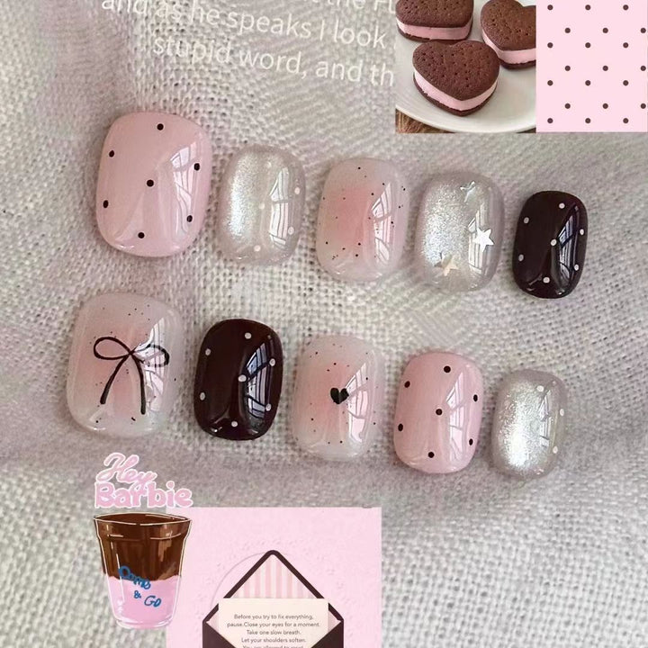 Elegantes Press-On-Nagelkunst-Set mit Schleife und Punkten Karnz