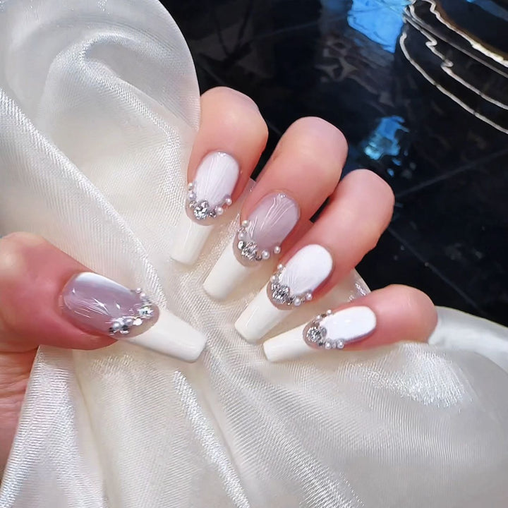 Elegante Nagelkunst Karnz