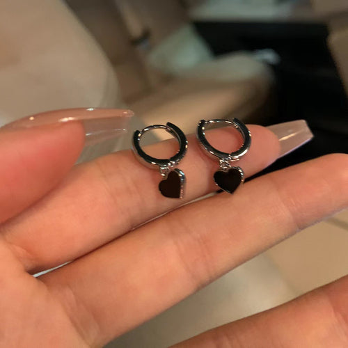 Herzförmige Charm Hoop Ohrringe Karnz