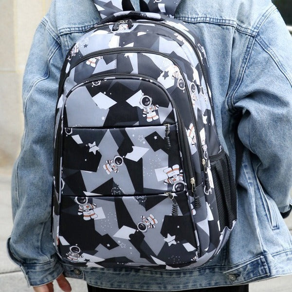 Modischer Schulrucksack mit Astronauten-Motiv Karnz