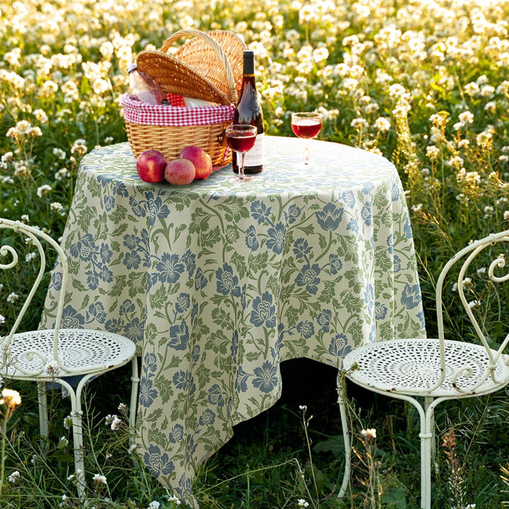 Rechteckige Tischdecke im Landhausstil aus Baumwollmischgewebe mit floralem Allover-Print Karnz