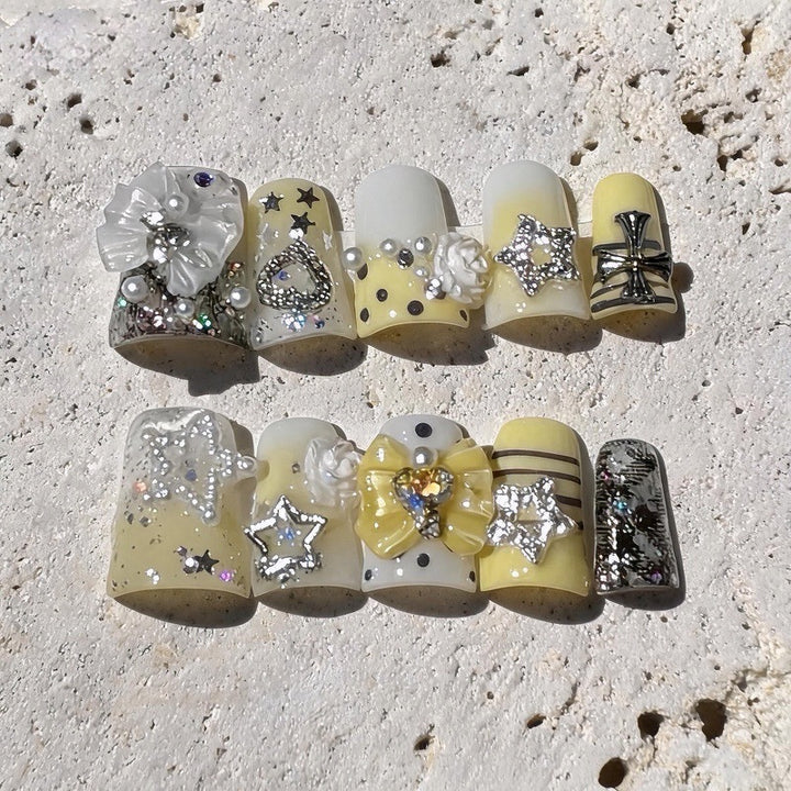 Dekoratives Stern-verzierte Press-On Nagelset