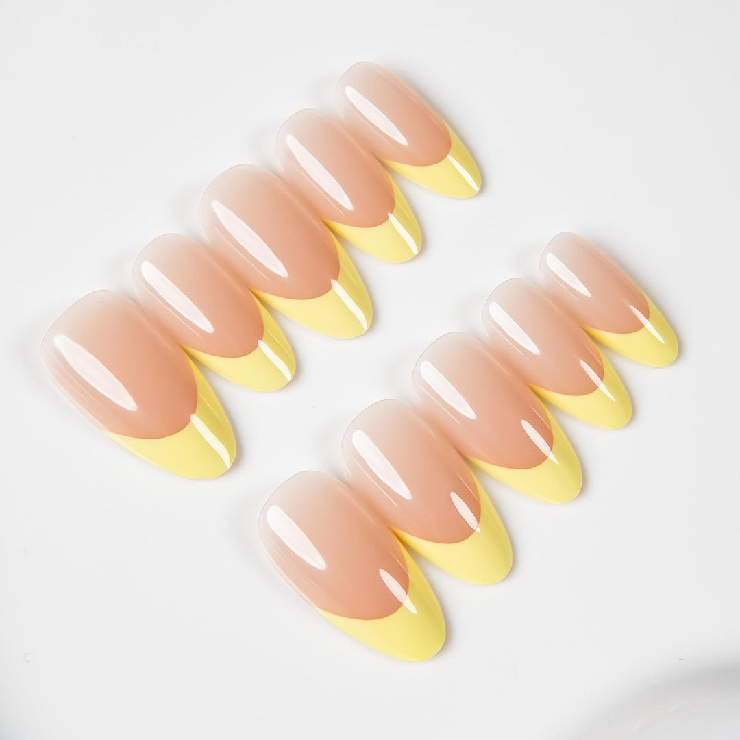 Elegante Press-On Nägel mit French Tip Design