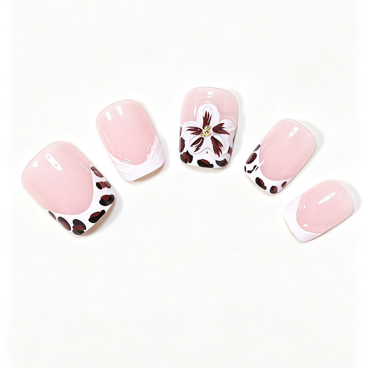 Floral Accent Nagelkunst Set Karnz
