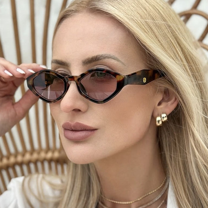 Damen modische Sonnenbrille im markanten Schmetterlingsdesign Karnz