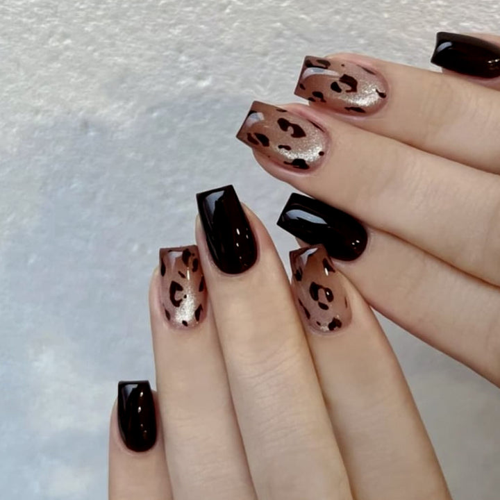 Stylische Tierdruck-Nagelkunstverlängerungen Karnz