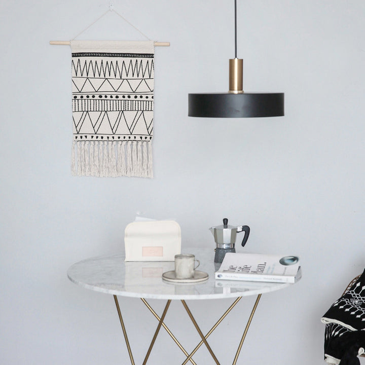 Gewebter Boho-Wandbehang mit Fransen und grafischem Ethno-Muster Karnz
