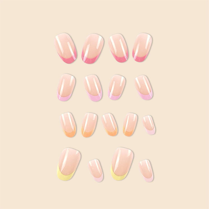 Trendige French Tip Nagelkunst