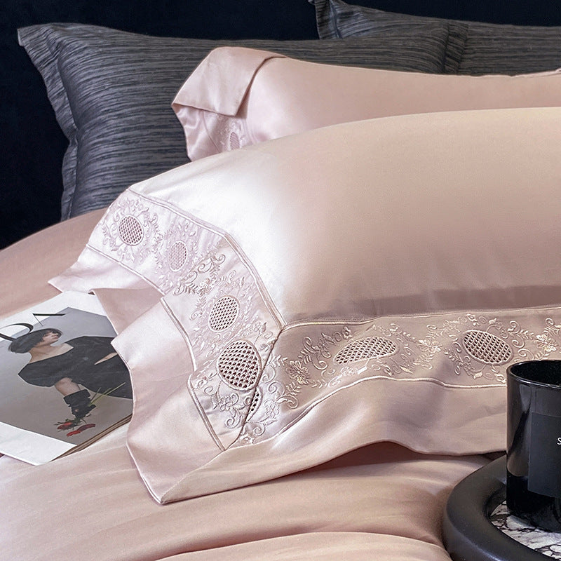 Elegante Baumwoll-Satin-Bettgarnitur mit jacquardgewebter Kontrastbordüre