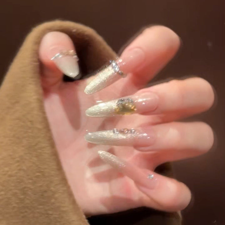 Elegante Glitzerpress-on-Nagelerweiterungen Karnz