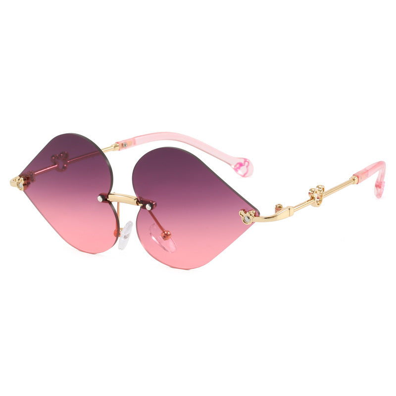 Damen Designer-Sonnenbrille mit einzigartigem Herzrahmen und gradienten Gläsern Karnz