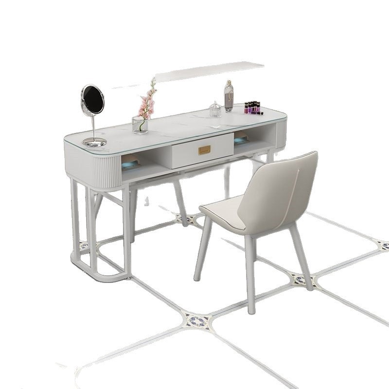 Tisch Karnz