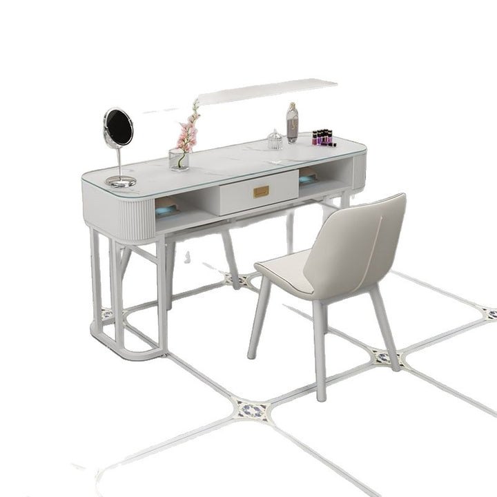 Tisch Karnz