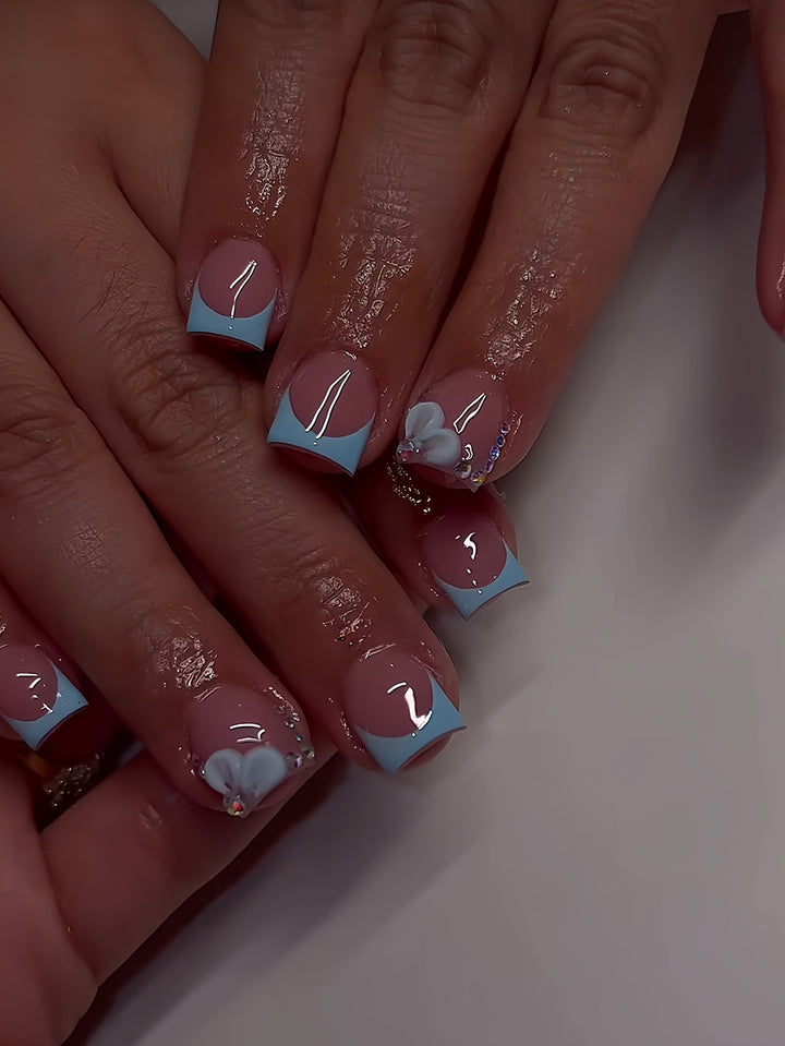 Künstlerische Nagelkunst Karnz