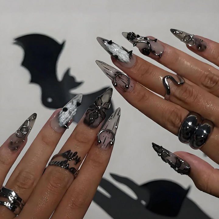 Kunstnagelset mit kreativen Halloween-Motiven und hochwertigen Verzierungen Karnz