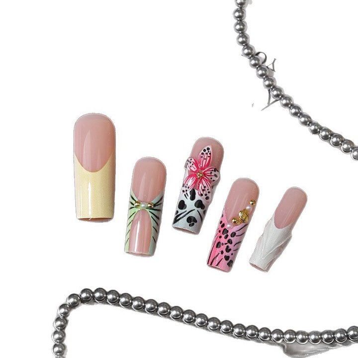 Künstlerische florale Nagelspitzen-Kollektion Karnz