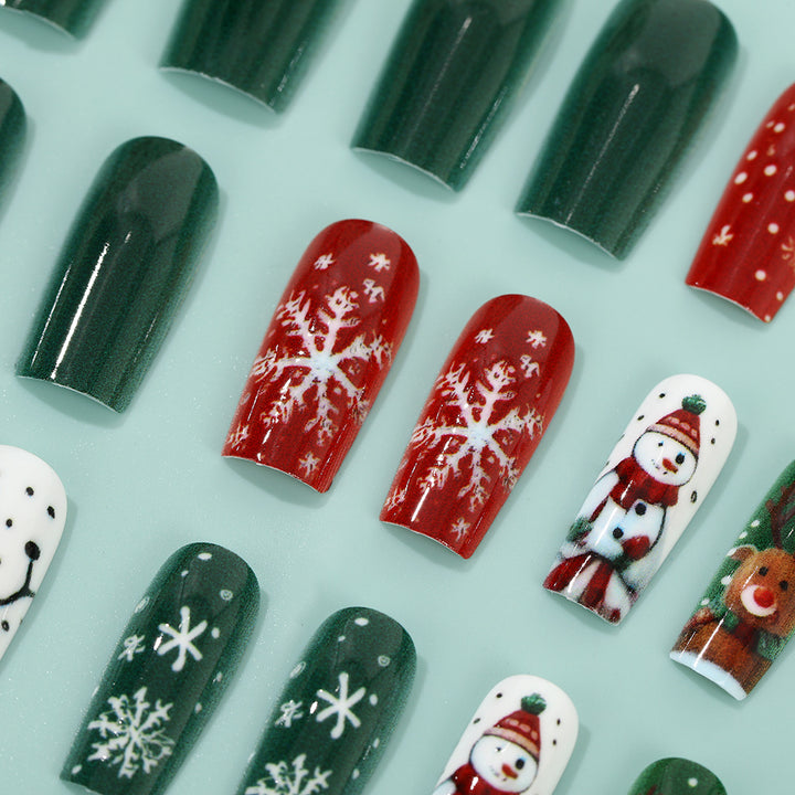 Festliche Kunstnägel mit winterlichen Motiven Karnz
