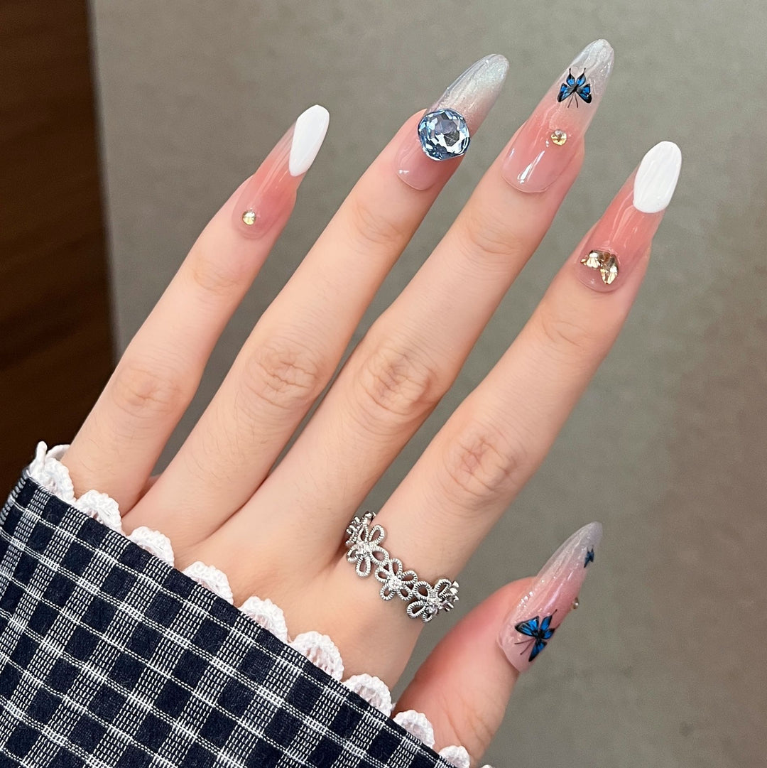 Dekorative Strass Press-On Nagelverlängerungen Karnz