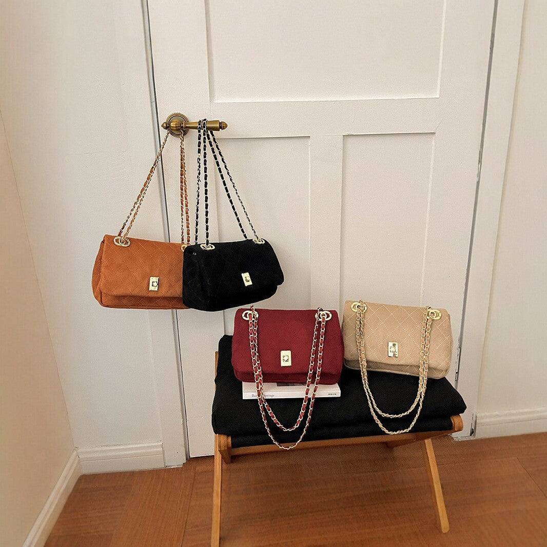 Gepolsterte Samt-Abendtasche