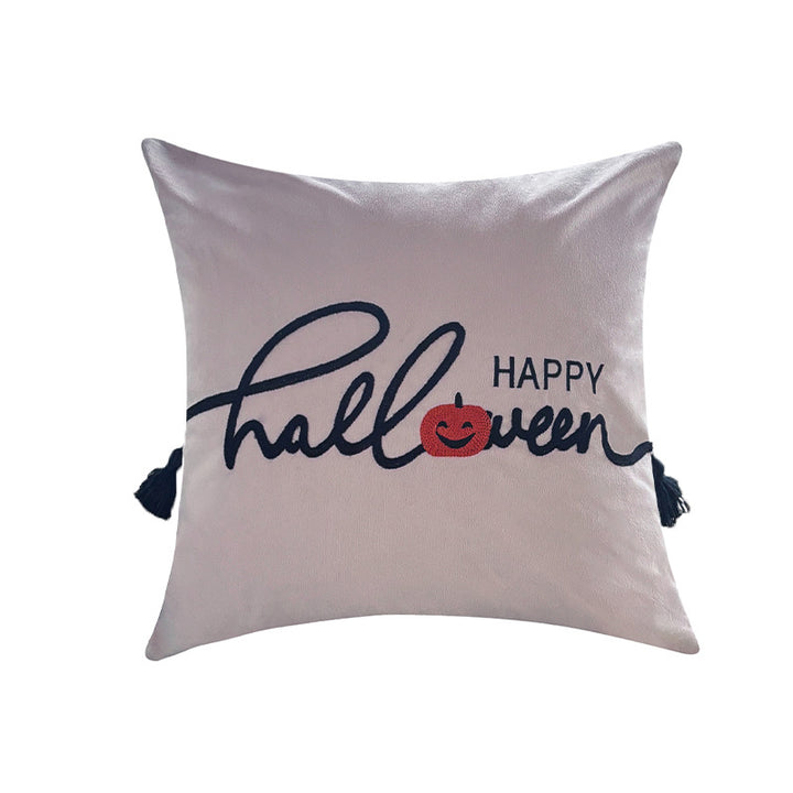 Quadratischer dekorativer Kissenbezug mit besticktem Happy‑Halloween‑Schriftzug, Kürbis‑Applikation und Quasten Karnz