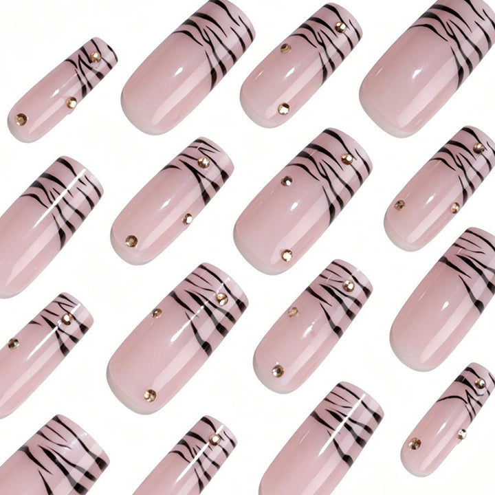 Elegantes Press-On-Nail-Design Karnz