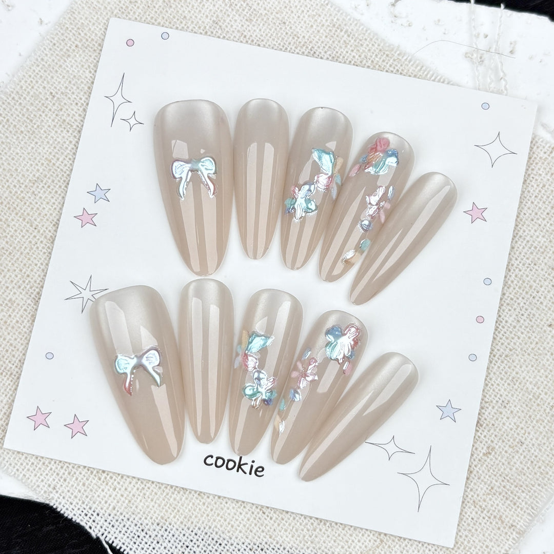 Elegantes dekoratives Press-On-Nagelkunst-Set