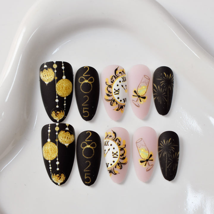 Festliche Neujahrs thematische Press-On Nail Art Karnz