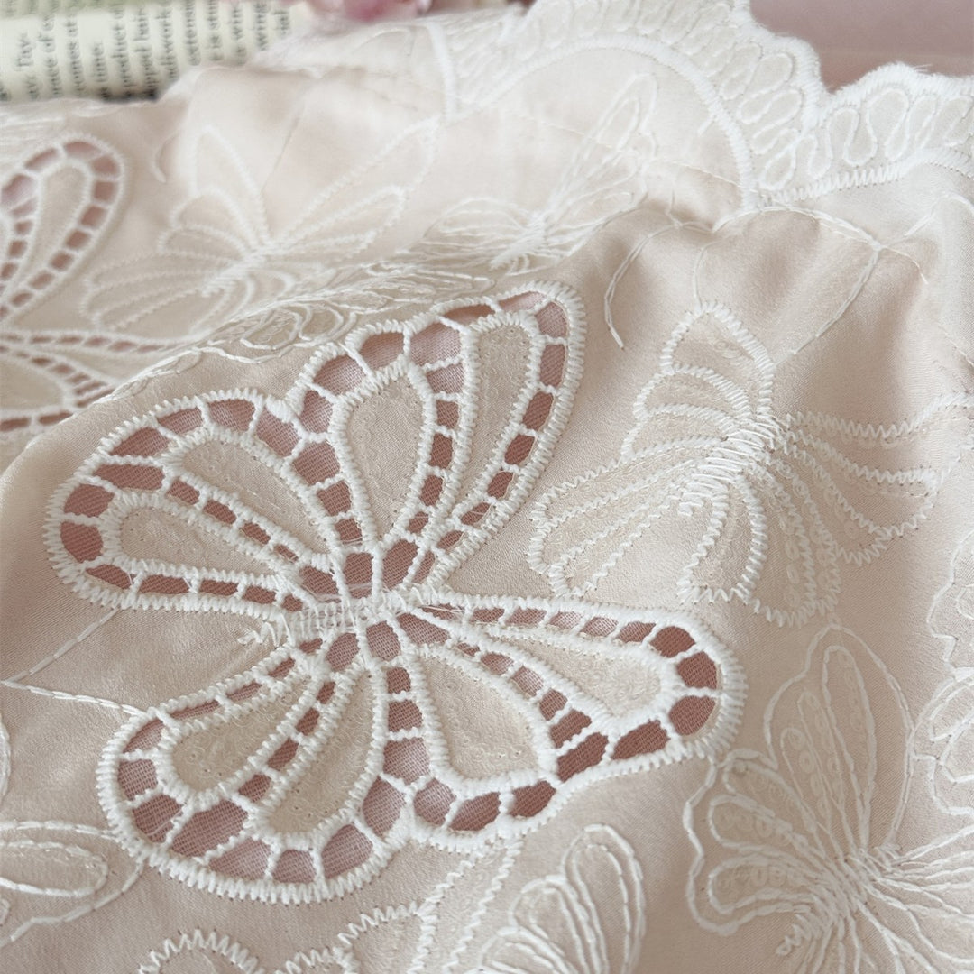Vintage-inspirierte Cutwork-Schmetterlingsstickerei Rüschende Leinenmischung Bettbezug Set