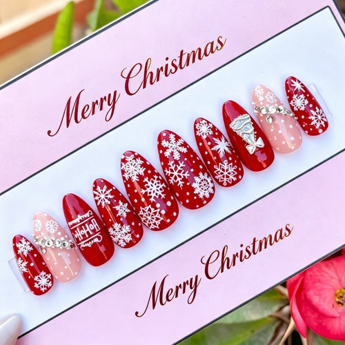 Kunstnägel im festlichen Weihnachtsdesign Karnz