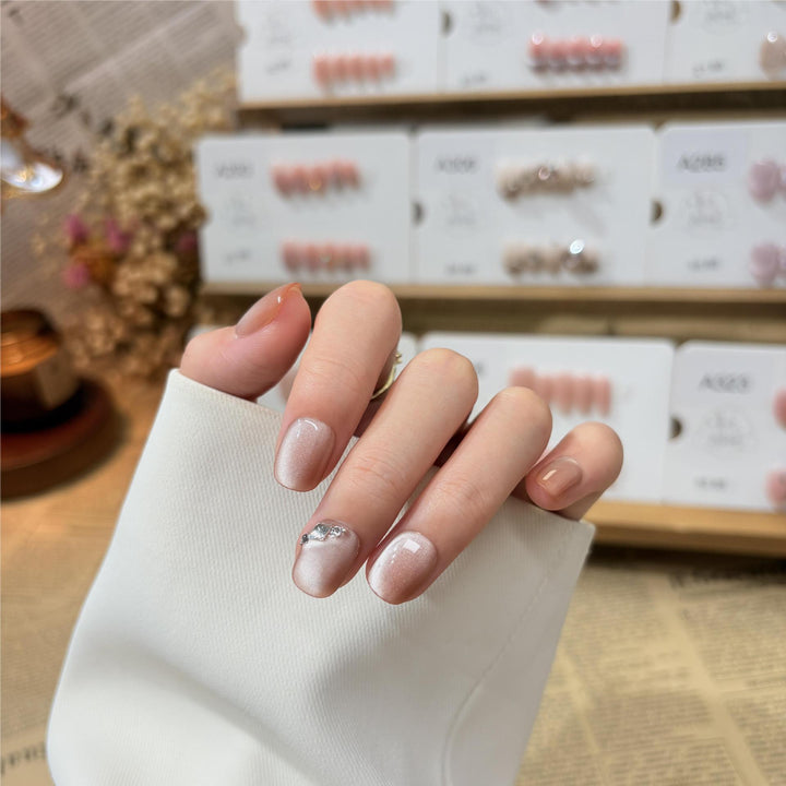 Elegantes Press-On-Nagel-Set mit Kristallakzent Karnz