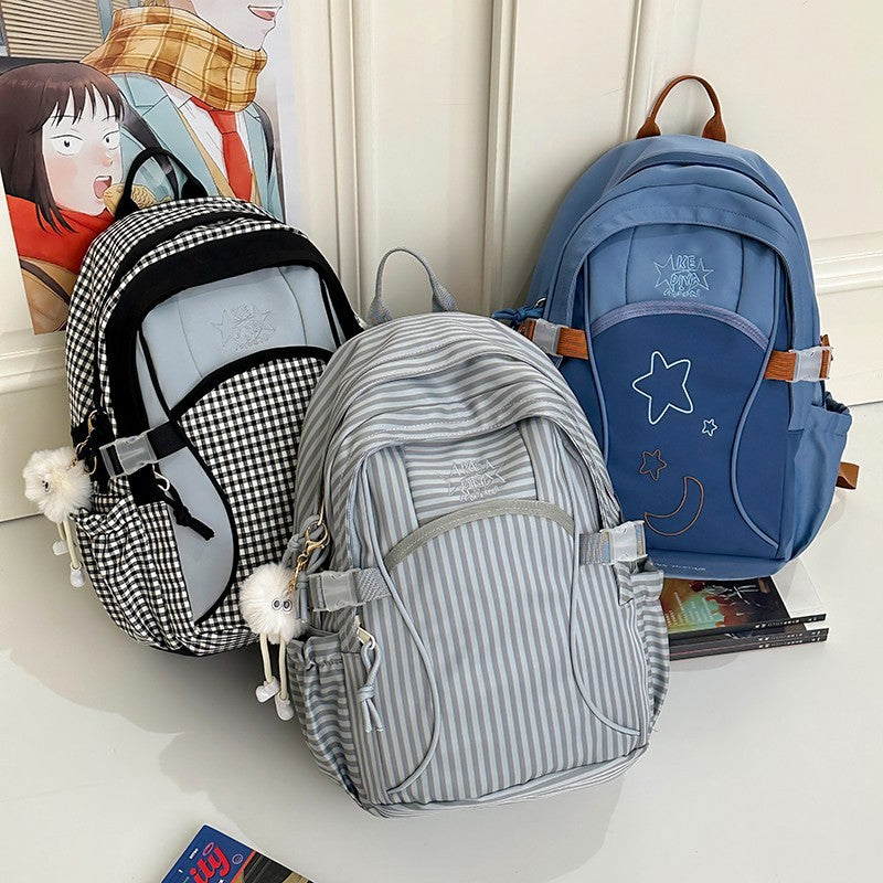Stylischer gestreifter Rucksack