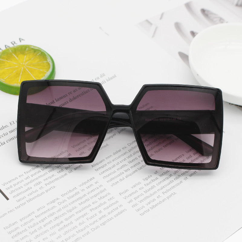 Damen Modische Oversized-Sonnenbrille mit kantigem Design Karnz