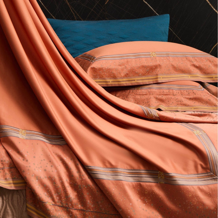 Premium Satingewebe Bettwäsche Ensemble mit Jacquard-Streifenborder