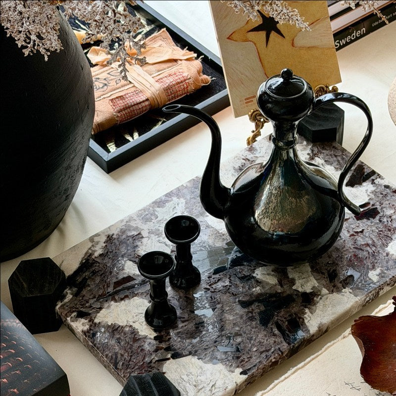 Verschnörkelte dekorative Teekanne und Tassen-Set