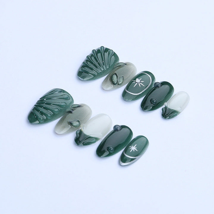 Kunstnägel mit botanischen Motiven Karnz